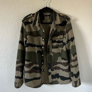 Men’s camo jacket size large